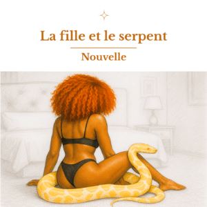 Jeune femme en dessous noirs, de dos, assise sur un sol carrelé de marbre. Un grand serpent jaune et beige l'entoure.